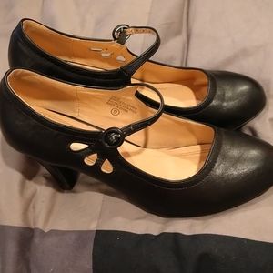 3" Mary Jane kitten heels